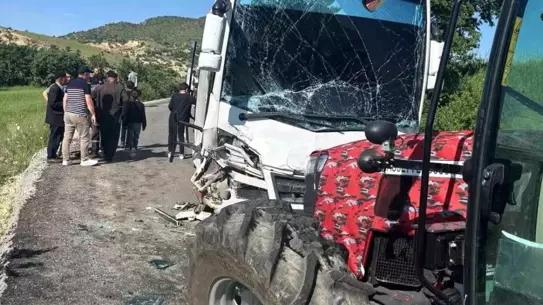 Tunceli'de Kaza: 8 Öğrenci Yaralandı