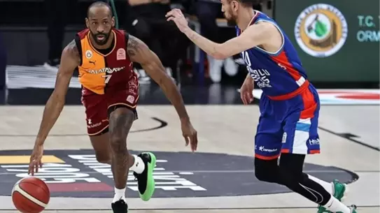 Anadolu Efes, Galatasaray'ı Farkla Geçti