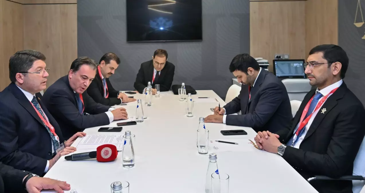 Bakan Tunç, St. Petersburg'da Zirve Gerçekleştirdi