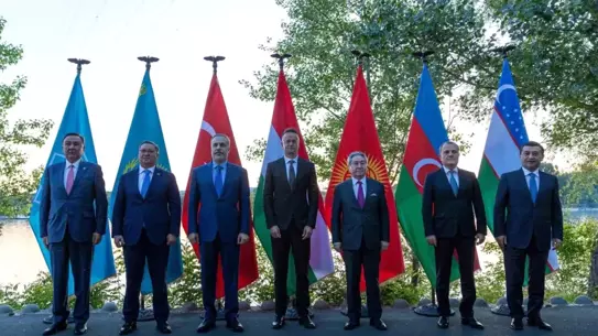 Hakan Fidan Budapeşte'de TDT Zirvesine Katıldı