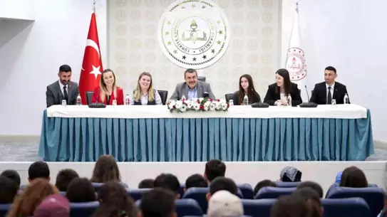 Uzundere'den Öğrenciler Ankara'da