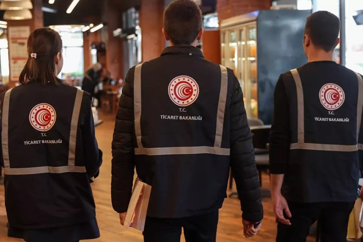 Ticaret Bakanlığı'ndan Güvensiz Ürün Uyarısı: Katlanabilir Masa ve Tabure Satışı Yasaklandı
