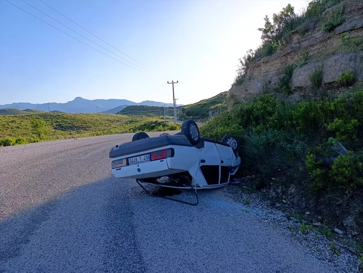 Manavgat'ta Trafik Kazası: 3 Yaralı
