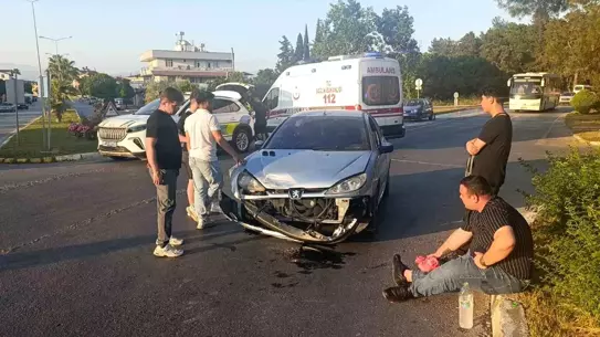Manavgat'ta Trafik Kazası: 3 Yaralı