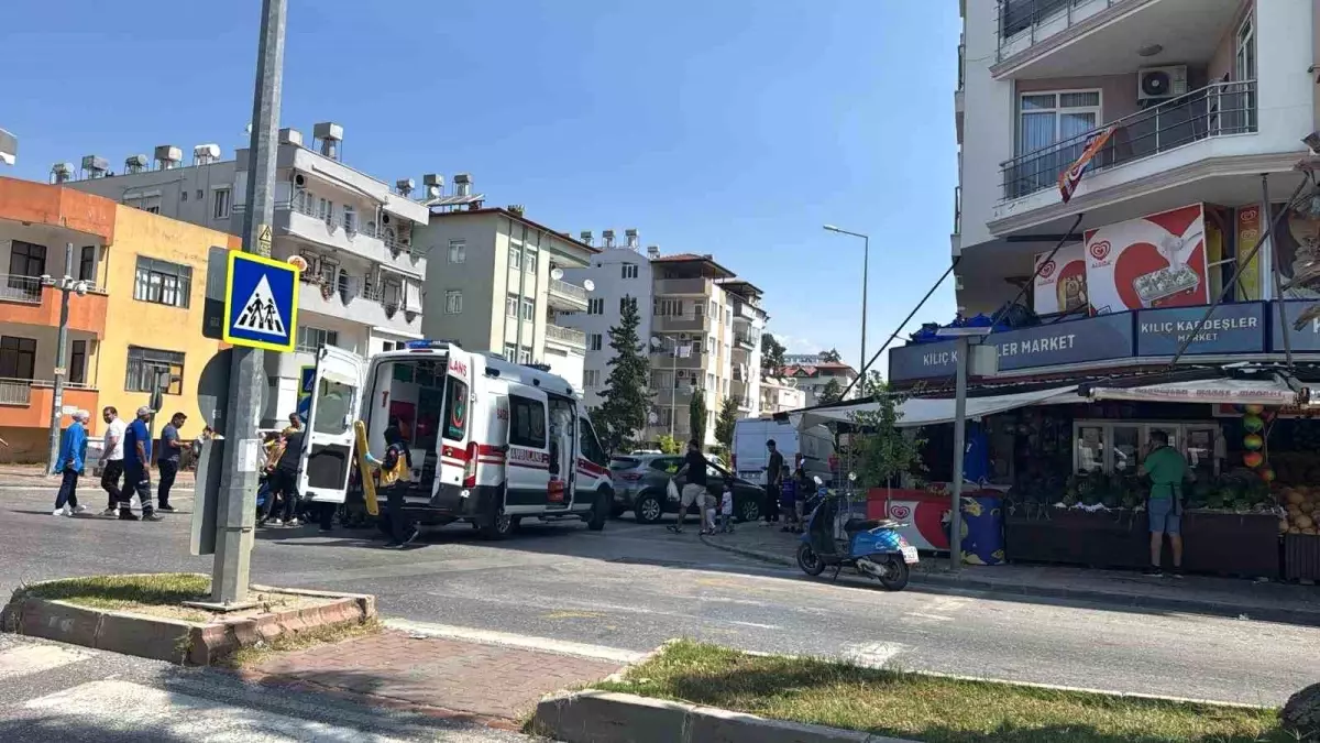 Manavgat'ta Motosiklet ve Otomobil Kazası