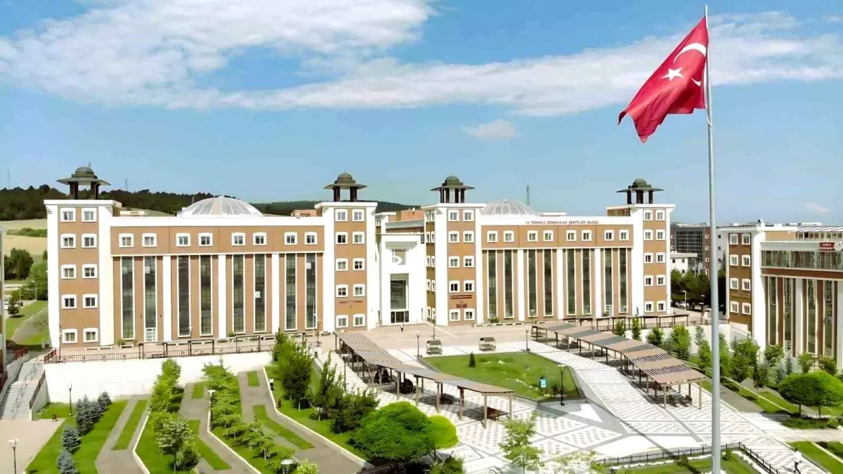 İslami İlimler Fakültesi İlahiyat Fakültesi Oldu