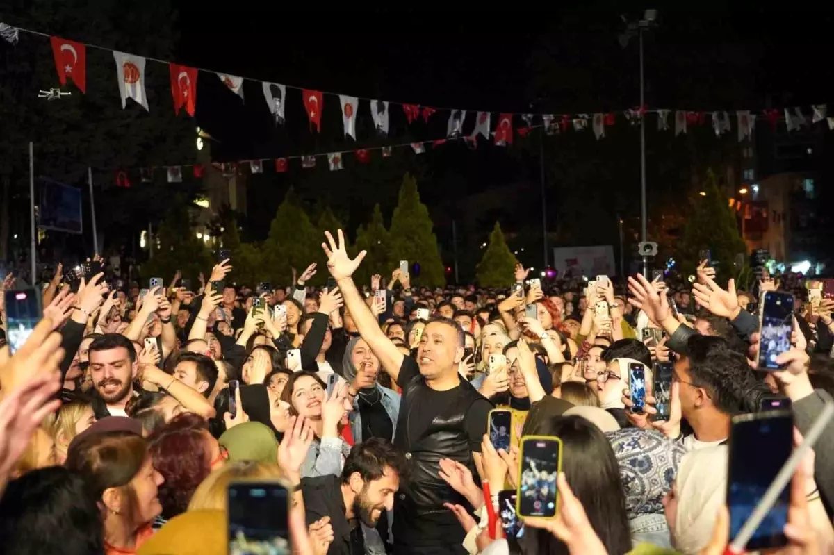 Bilecik'te 19 Mayıs Coşkusu: Haluk Levent Konseriyle Kutlandı
