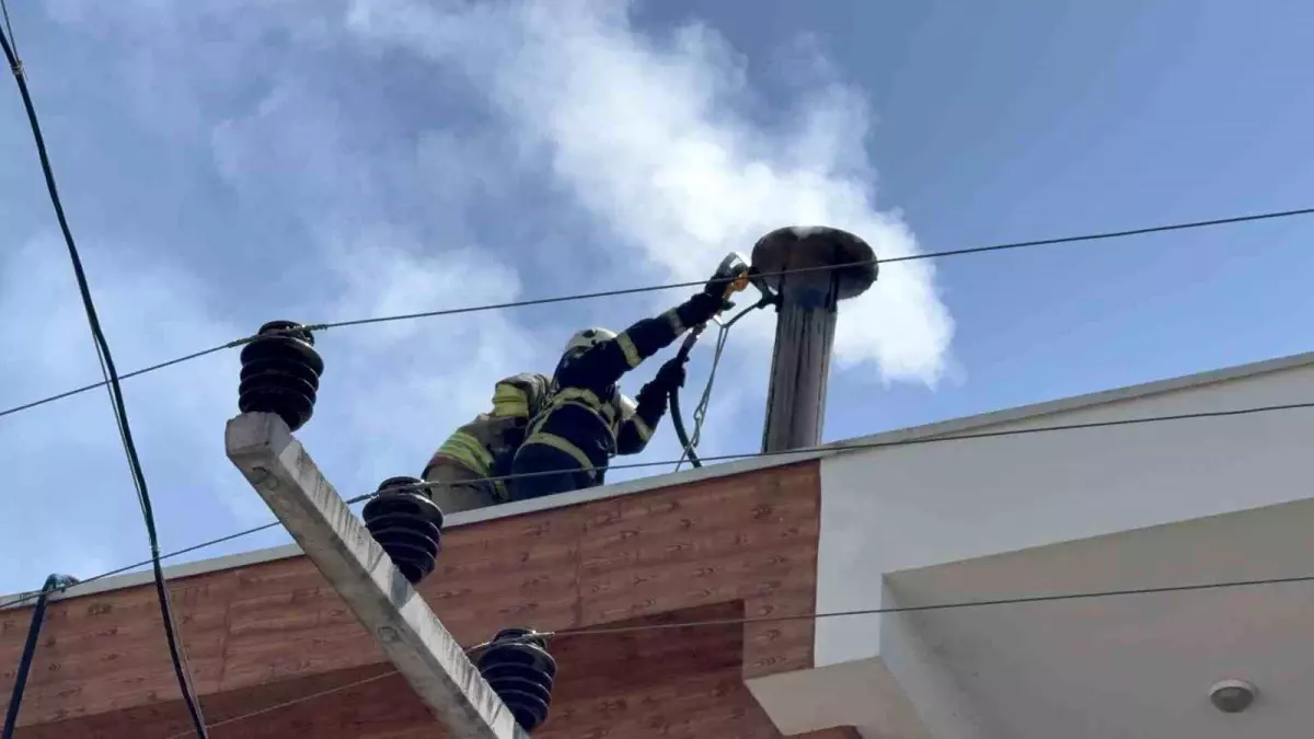Düzce'de Restoranın Bacasından Kıvılcım İhbarı: Yangın Paniği