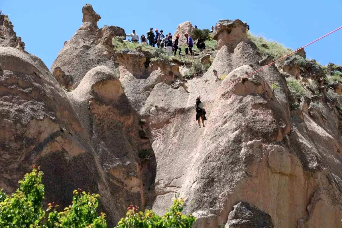Turistler Peri Bacalarında Mahsur Kaldı