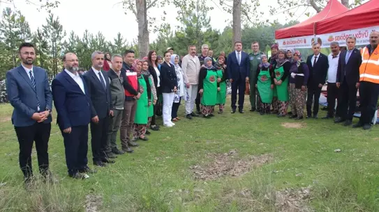 Kütahya'da Kadın Kooperatifine Fidan Dağıtımı