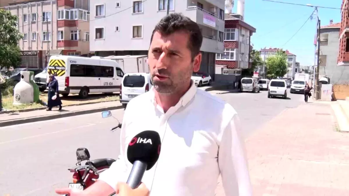 Ataşehir'de çocuklara otomobil çarptı
