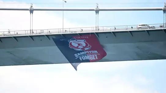 ABB FOMGET Şampiyonluk Bayrağını Boğaz'da Astı