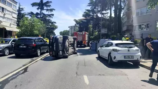 Beşiktaş'ta Kazalı Otomobil Yan Yattı