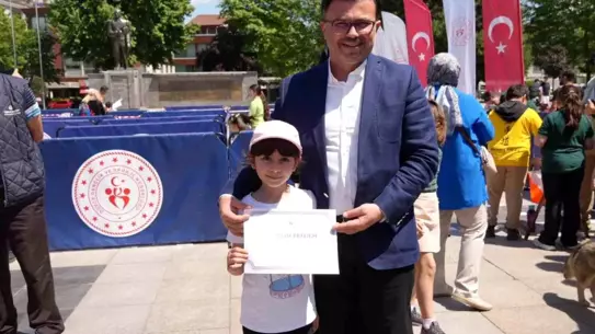 Düzce'de 2025 Aile Yılı Oryantiring Etkinliği Düzenlendi