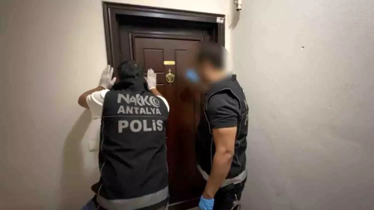 Antalya'da Uyuşturucu Operasyonu: 2 Tutuklama