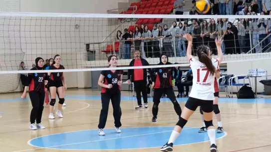 Erzincan'da Voleybol Şampiyonası Tamamlandı