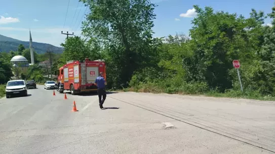 Sapanca'da Otomobil Şarampole Devrildi