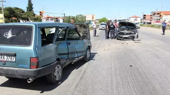 Kula'da Işık İhlaliyle Kaza: Bir Yaralı