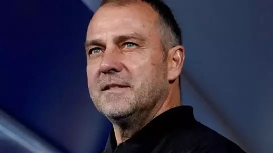 Barcelona, Hansi Flick'in sözleşmesini 2027'ye kadar uzattı