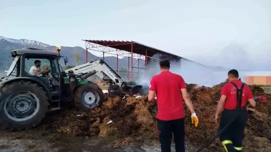 Erzincan'da Samanlık Yangını Kontrol Altına Alındı