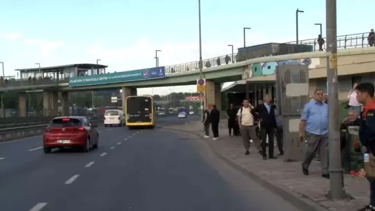 İstanbul'da Özel Halk Otobüsleri Grev Yaptı, Vatandaşlar Mağdur Oldu