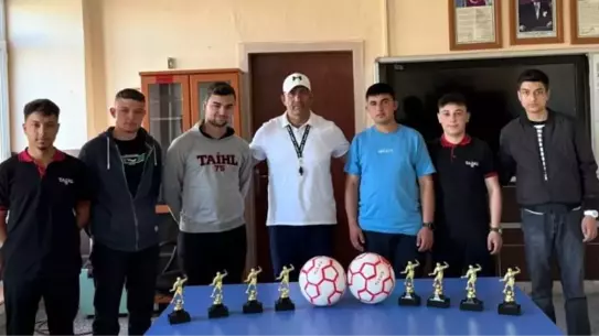 Tavşanlı'da Futsal Turnuvası Coşkusu