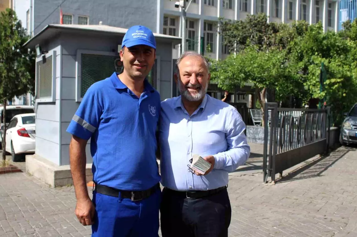 Uğur Şenses'ten Örnek Davranış: Bulduğu Parayı Sahibine Teslim Etti