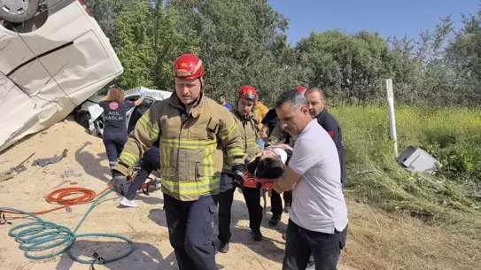 İnegöl'de Minibüs Kazası: 3 Yaralı