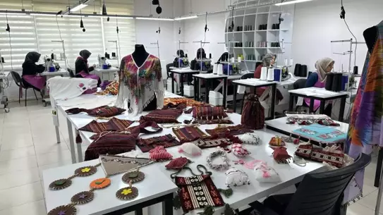 Adıyaman'da 'Altın İğne' Projesi ile Kadınlar Tekstil Sektörüne Adım Atıyor
