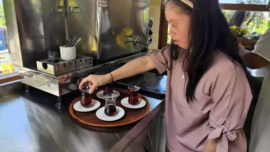 Gölcük'te Down Kafe Hizmete Girdi