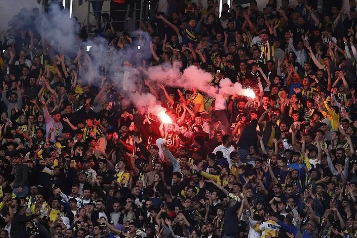 Bavulunu bile topladı! Yıldız futbolcu Fenerbahçe'den ayrılıyor