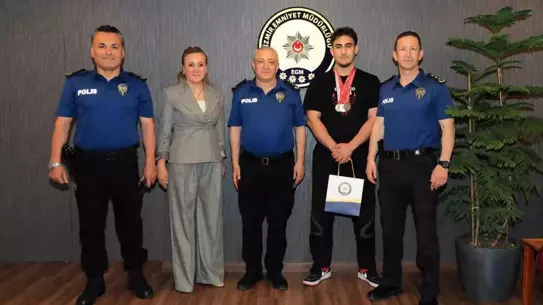 Taha Çaylak'tan Bilek Güreşinde İkincilik