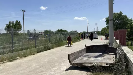 Uşak'ta Traktör ile Tren Çarpıştı