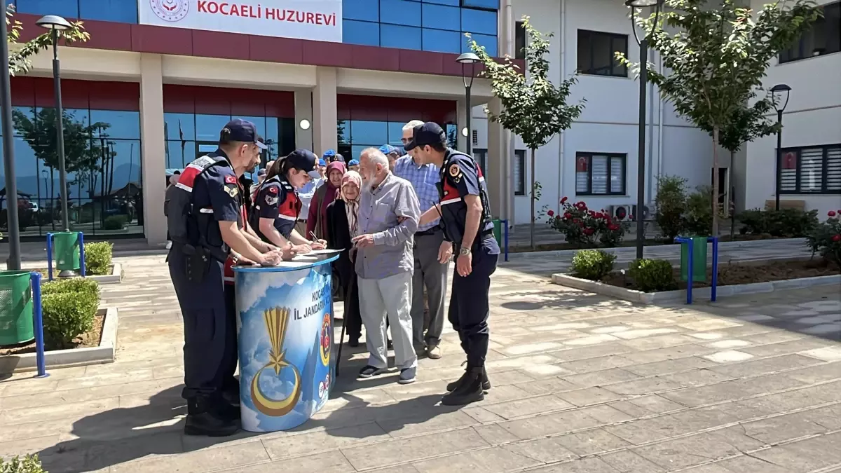 Huzurevinde Deprem Tatbikatı Yapıldı