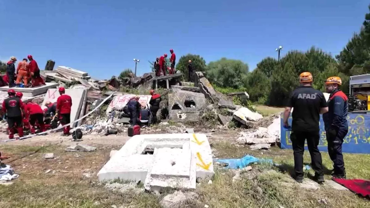 Kocaeli'de 7.2 Şiddetinde Deprem Tatbikatı Yapıldı