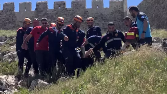 Van Kalesi'nde Mahsur Kalan Vatandaş Kurtarıldı