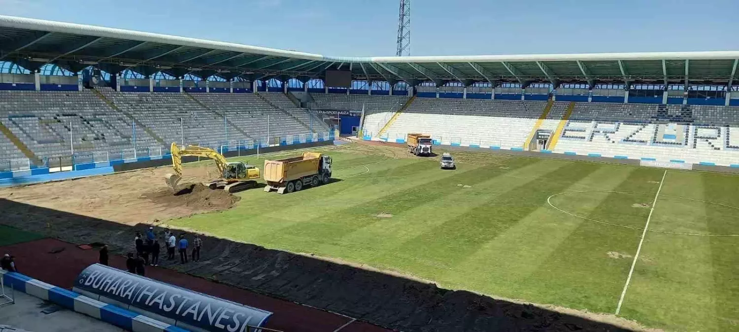 Kazım Karabekir Stadı'nda Hibrit Çim Çalışmaları Başladı