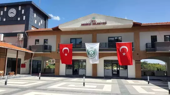 Demirci Belediyesi'nden Çalışanlara Rekor Promosyon Müjdesi