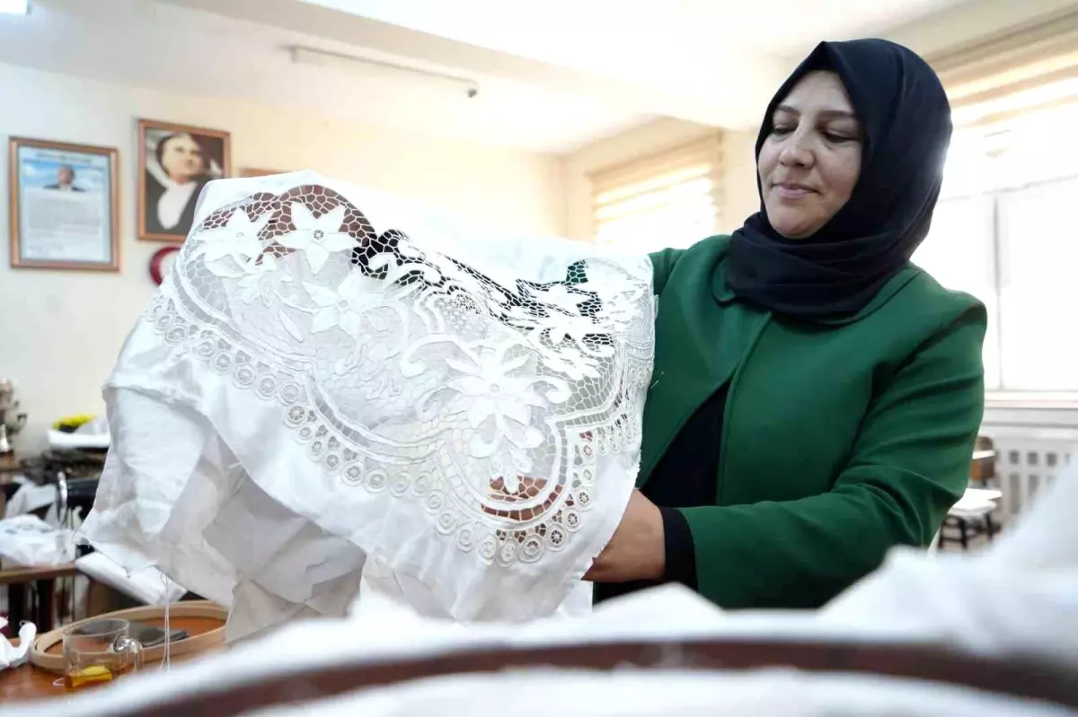 Bayburt'ta Yıl Sonu El Sanatları Sergisi