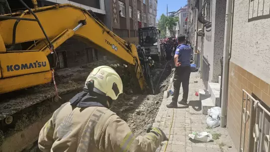 Bayrampaşa'da Çökme: 1 İşçi Göçükte