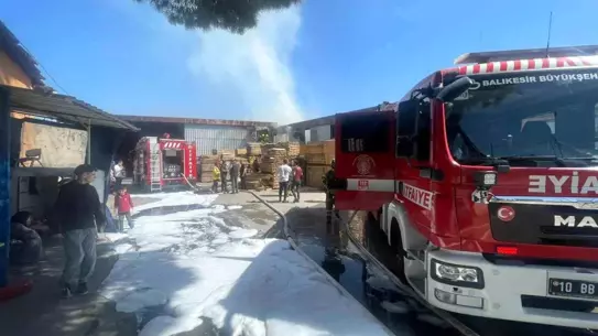 Balıkesir'de Atölyede Yangın