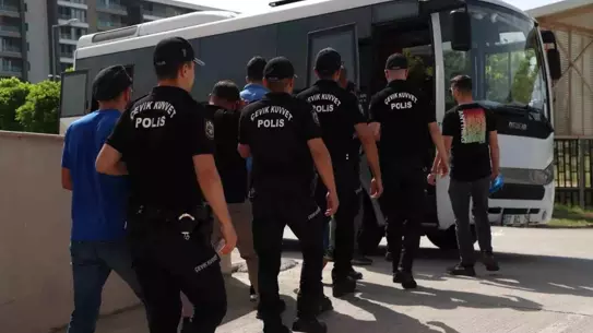 Antalya'da 1316 Şahıs Yakalandı