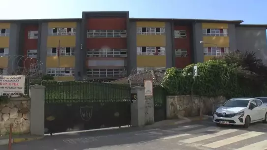 Sultanbeyli'de Okulda Bıçaklama İddiası