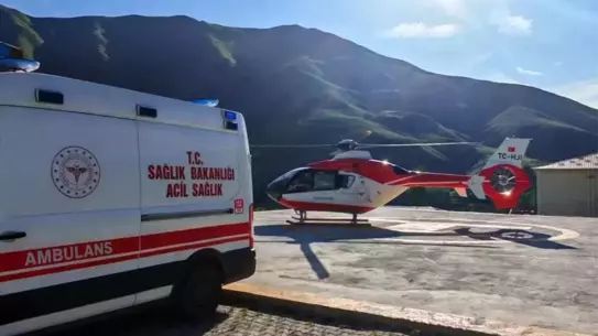 Göğüs Ağrısı Olan Hasta Helikopterle Sevk Edildi