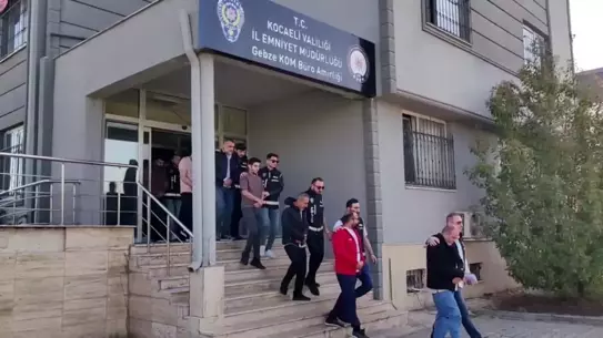 Kocaeli'de Kaçakçılık Operasyonu: 30 Şüpheli Yakalandı