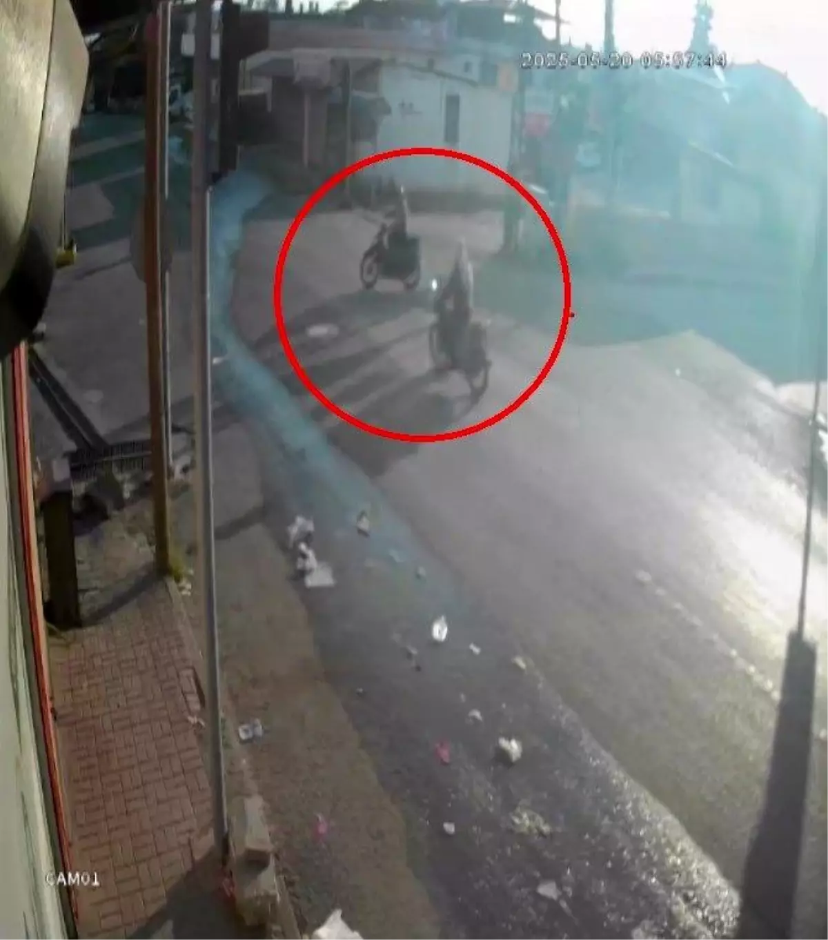 Reyhanlı'da Motosiklet Kazası: Yaşlı Adam Ağır Yaralı