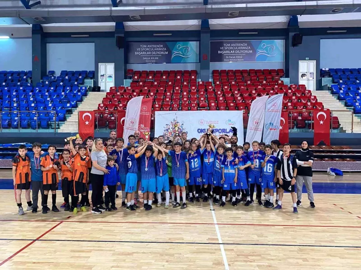 Düzce'de Futsal Müsabakaları Sonuçlandı