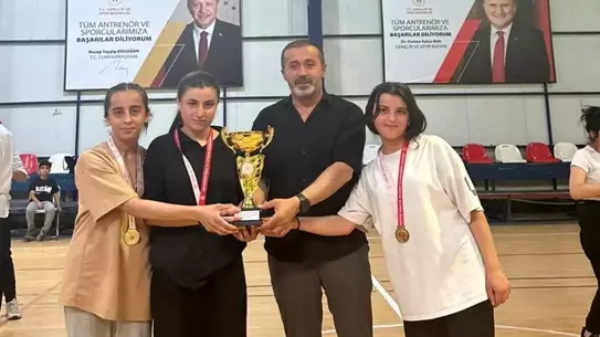 Hakkari'de 3x3 Sokak Basketbol Turnuvası