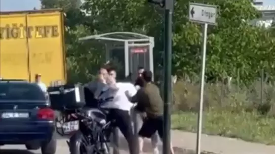 Bursa'da Yol Verme Tartışması Kavga Çıkardı