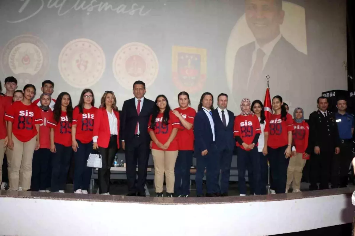 Kozan Belediye Başkanı Atlı, Gençlerle Bir Araya Gelerek Geleceği Konuştu